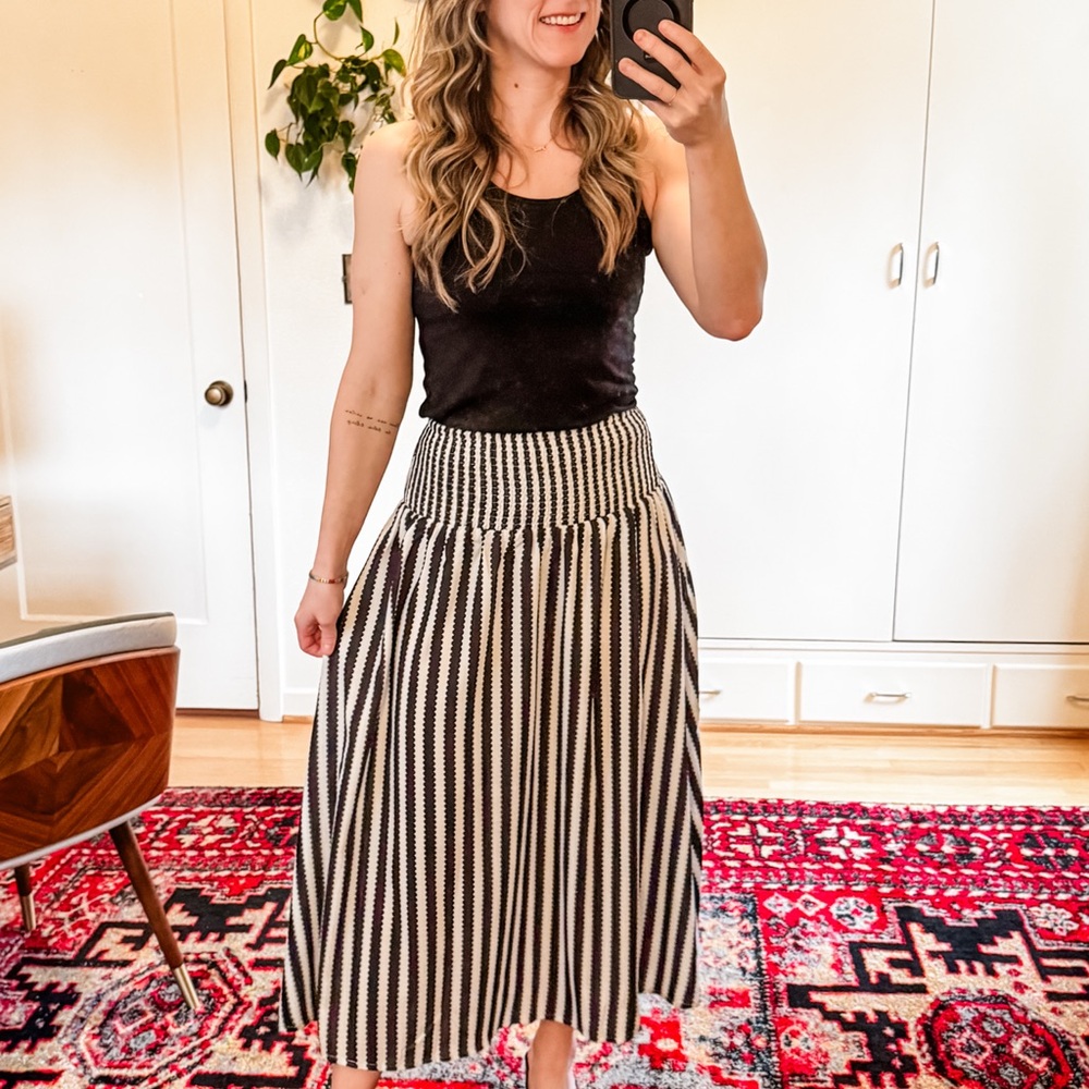 NEW Kate Kasin Size Sm Striped Black and White Skirt